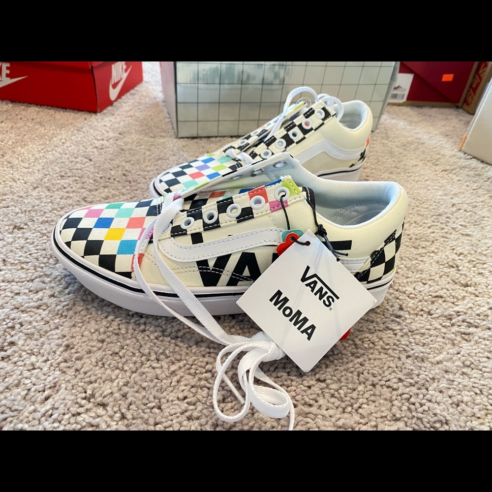 vans women’s shoe - Picture 7 of 11